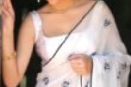 বন্ধু সুমনের মায়ের ভোদার পাপড়িতে ধোন ঘষা