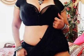 new ma choti ছেলের কাধে পা তুলে চোদা খেল মা