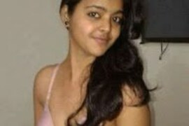 মুন্নির কচি গুদ Munnir Koci Gud