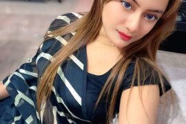 দরজায় দাঁড়িয়ে ভাবী