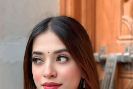 শাশুড়ীকে প্রেমিকা বানিয়ে বিছানায় আনলাম।