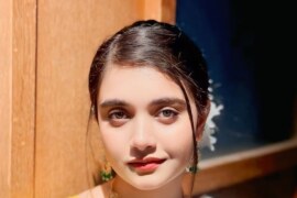 ছাত্রীর মা আমার কলা দরে ফেললো।