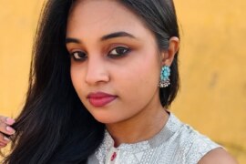 বউয়ের সাথে কচি শালীর ভিতরেও আমার কলা দিলাম।