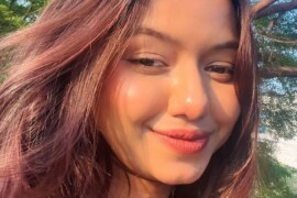 বাবন তার মা তনিমাকে উল্টো করে সুখ দিলো।