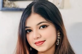 বিবাহিত দিদি হোটেল আমার সামনে সব খুলে দিলো।