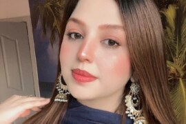 যৌথ পরিবারের বোন খেলার পাত্রী।