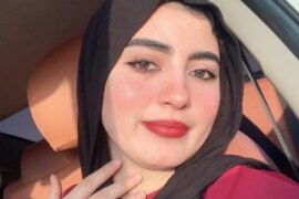 আমাকে সন্তুষ্ট করতে বড় দন লাগবে।