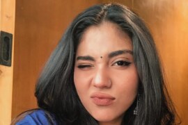 আমার বিউটিশিয়ান মা আর বোন।