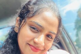 দিদিরা সবাই মিলে আমার পানি বের করে দিলো।