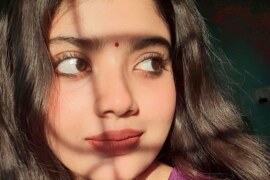 দুই ছেলে এক মেয়েকে মজা দিলো।