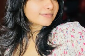 বাড়ির ছাদে মামির পেছন ভিজিয়ে দিলাম।