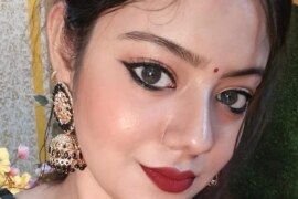 মা মেয়ে এক দনে সন্তুষ্ট।