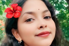 কলেজের পুরোনো ক্রাশের শখ পূরণ।