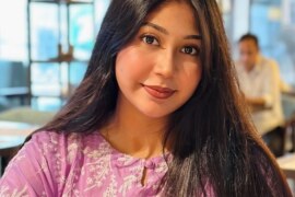 দুই কাকিমা একসাথে আমার দোনের ছোঁয়া পেলো।