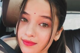 প্রতিবেশী আন্টিকে আমি আর শিক্ষক সহ করলাম।