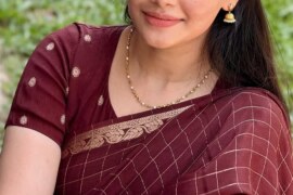 বিধবা মাসি দিন দিন সুন্দর হচ্ছে।