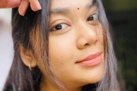 মা, জেঠি ও দিদিমার নাগর আমি।