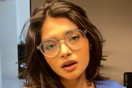 মামা ভুলে মামি ভেবে আমাকে গাদন মারলো।