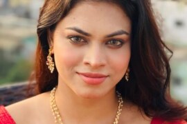 মালিনীর জীবনে ও যৌবনে অনেক সুখের।