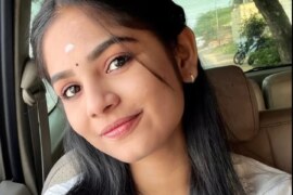 স্বামী ভেবে আম্মু ছেলের সাথে বেডরুমে গেলো।