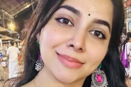 আদরের ছোট বোনকে রুমে নিয়ে মজা দিলাম।