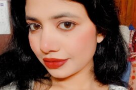 ছাত্রীর বড়বোনকে আদর করে ঢুকালাম।