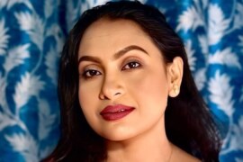 বন্ধুর মায়ের সাথে সাথে সঙ্গম করলাম।