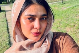 বান্ধবীকে পার্কে নিয়ে দুজনে মজা করলাম।