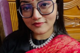 ভাবীর সাথে তার দুই মেয়েকে পেলাম।