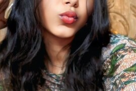 মা কাকিমা আমার রাখেল।