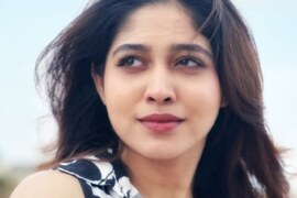 শ্বাশুড়ির সাথে শারীরিক সম্পর্ক করলো মেয়ের জামাই।