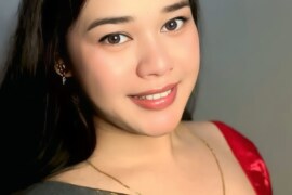 হবু শাশুড়ীর শরীরে মধু আছে।