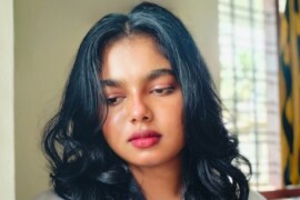 হাসব্যান্ডকে ভালোবাসি কিন্তু অন্য পুরুষের সাথেও এনজয় করি।