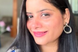 আন্টির নরম বড়ো বড়ো দুটো পাছা।