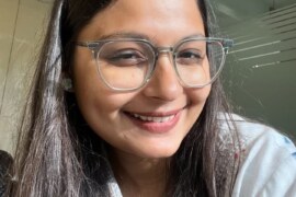 আব্বু আমাকে কুঁড়ে কুঁড়ে খাচ্ছে।