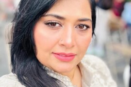 খোলা ছাদে সাইনা আপুর গুদ চোষা