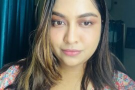 দুধওয়ালি অঞ্জনার দুধ দোহন