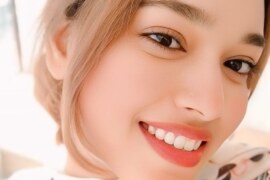 বড় আপু লিজাকে উল্টো করে ঠাপ।