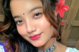 বড় মামির ভোদা খুবি সুন্দর।