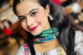 ভাড়ার হোটেলে সুমা খালা।