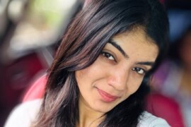 অনেক পুরুষের বীর্যপাতে সারা শরীর ভেসে গেলো