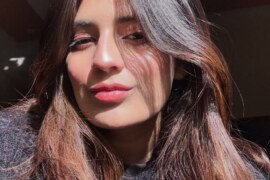 নির্জন দ্বীপে ফুফু ভাইস্তে ও ভাইজি