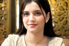 পরকিয়া প্রেমিকের বীর্যপাত খাওয়া