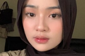 পাশের বাড়ির সুন্দরী কাকিমা