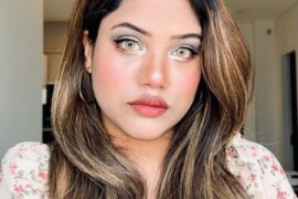 বাবা মেয়ে এক খাটে