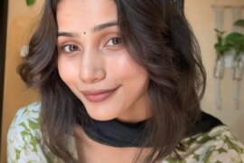 ভাসির্টি পড়া এক মেয়ের গুদের ডাক।