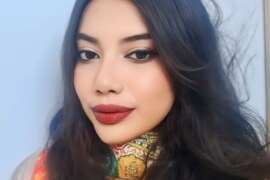 মা নাকি প্রেমিকা