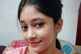 শাশুড়ির কমলার কোয়ার মতো ভরাট ঠোট