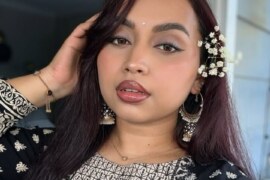 মুসলিম কসাইয়ের কাছে মায়ের অসহায়ত্ব