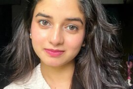 শশুর আমাকে একা পেয়ে তার কলাটা মুখে দিল।